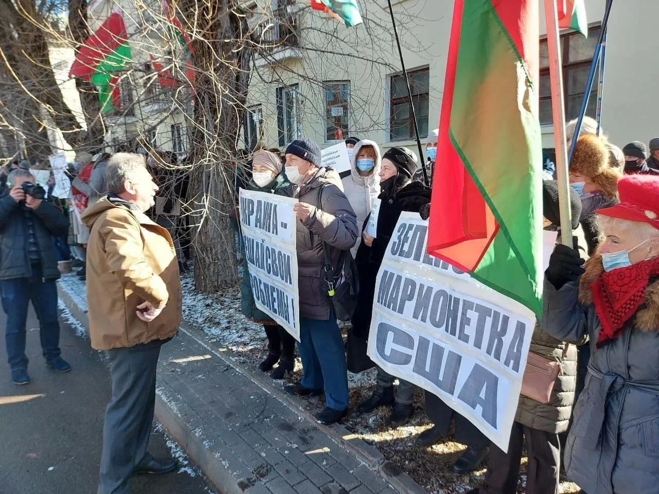 v-minske-piketirovali-posolstva-ukrainyi-i-ssha